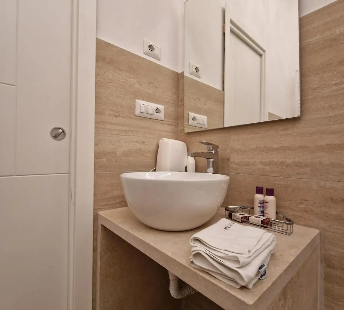 Vatican Guest Rooms Colonna Suite Rome Italy